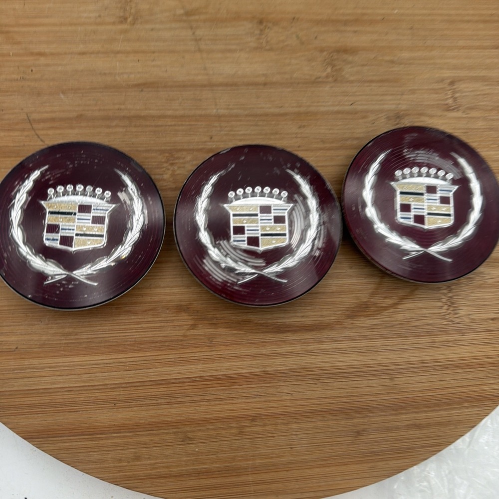 SET OF 3 NEW GM CADILLAC FLEETWOOD DEVILLE SEVILLE CENTER CAPS 89-93